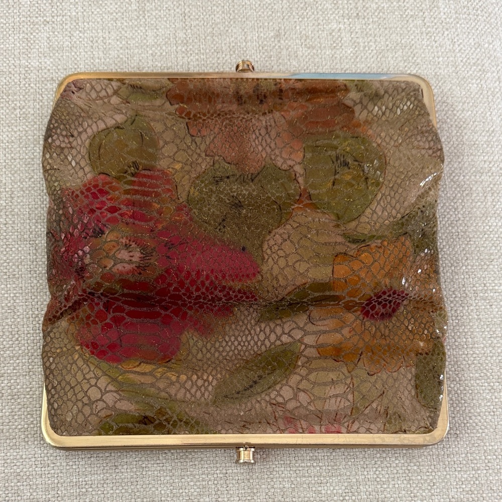 HOBO Floral Pattern Wallet - Red and Green - Picture 7 of 7